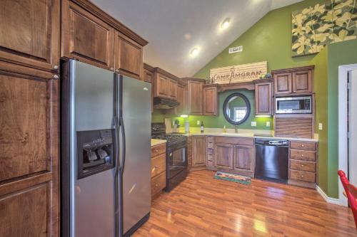 Riverfront Arkansas Retreat Near Fishing & Hiking! in Kotera (AR)
