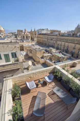 โรงแรมลา ฟัลโกเนเรีย (Hotel La Falconeria) in วาเลตตา