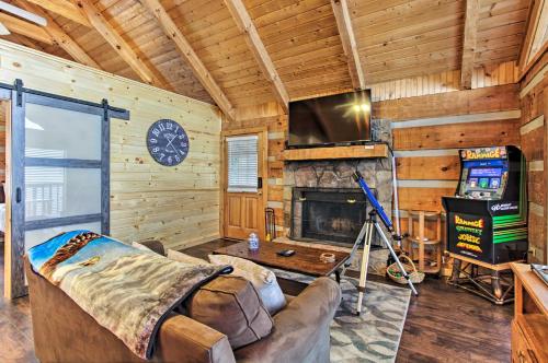 Sevierville Cabin with Private Hot Tub and Fireplace! in Sevierville, USA