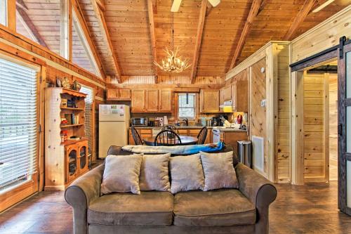 Sevierville Cabin with Private Hot Tub and Fireplace! in Sevierville, USA