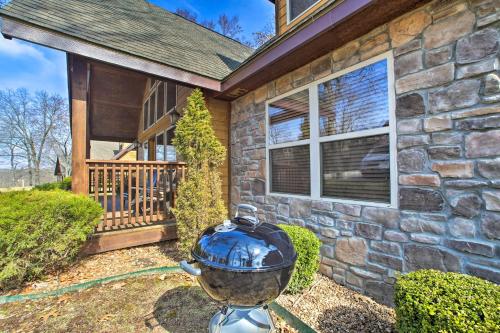 Rustic Lake Cabin- 1 Mi to Silver Dollar City - image 2