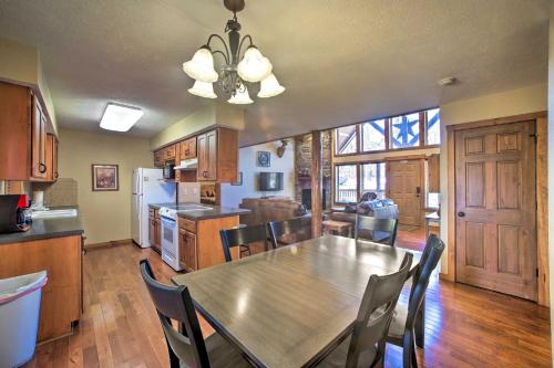 Rustic Lake Cabin- 1 Mi to Silver Dollar City - image 5