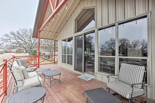 Kingston Cabin with Easy Access to Lake Texoma! - main image
