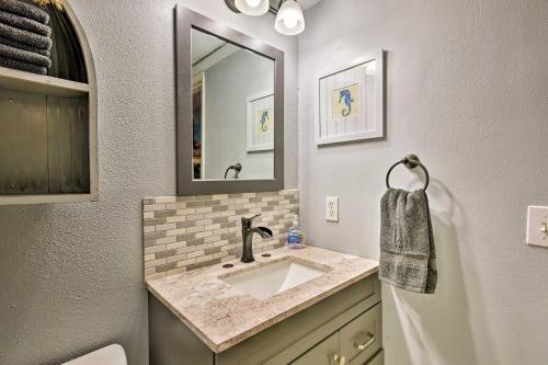 Waterfront Corpus Christi Condo with Pool Access - main image