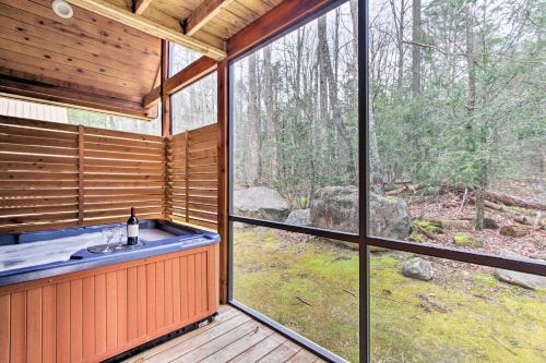Gatlinburg Cabin with Resort Pool By National Park! in Gatlinburg, USA