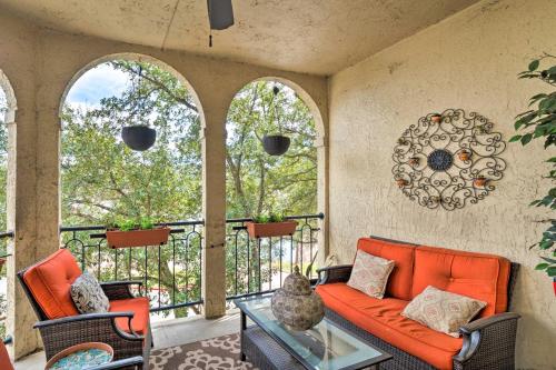 Lakefront Lago Vista Condo with Resort Amenities