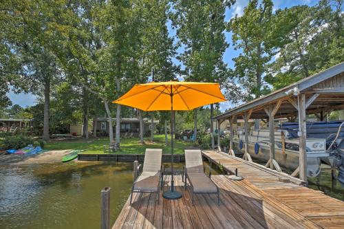 Lake Sinclair Crooked Creek Cottage with Fire Pit! - Eatonton