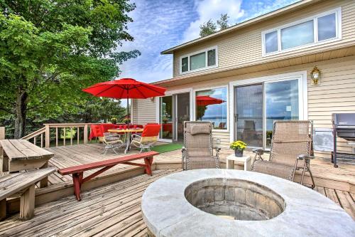 Cedar Cottage Private Beach on Lake Leelanau - image 9