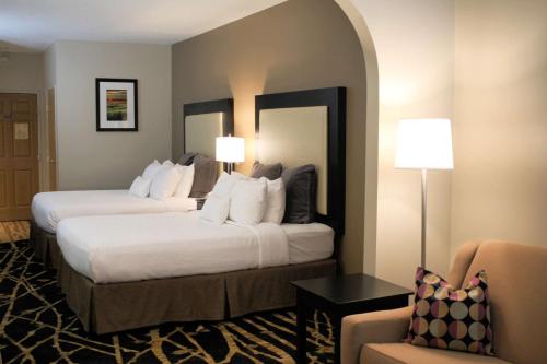 Best Western Plus Des Moines West Inn & Suites