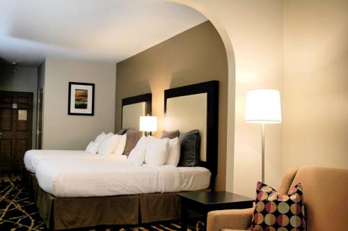 Best Western Plus Des Moines West Inn & Suites