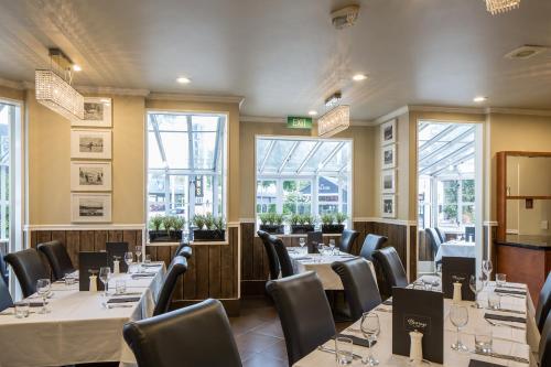 餐廳, 帕威林酒店 (Pavilions Hotel) in 梅裏韋爾