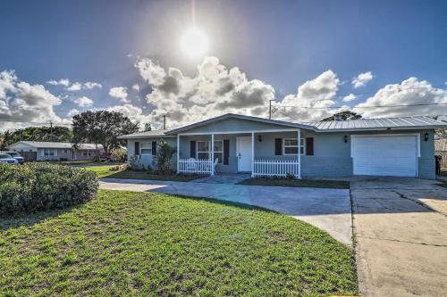 Chic Stuart Home with Porch and Patio Near the Beach Stuart