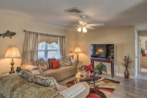 Chic Stuart Home with Porch and Patio Near the Beach - image 4