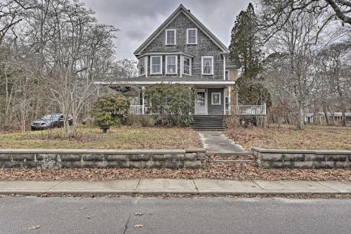 Apt on Vineyard Haven Near Nantucket Sound!