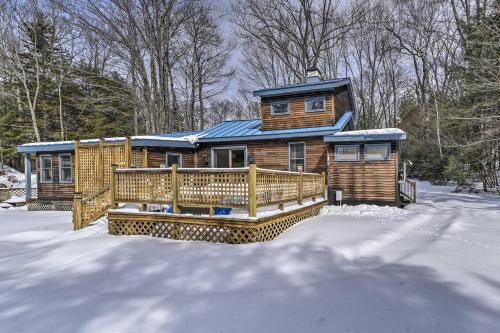 Robins Nest Cottage with Hot Tub - Near Lake - image 4