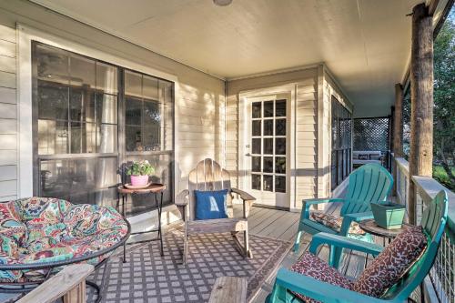 Riverfront House with Deck 7 Mi to San Marcos! - image 4