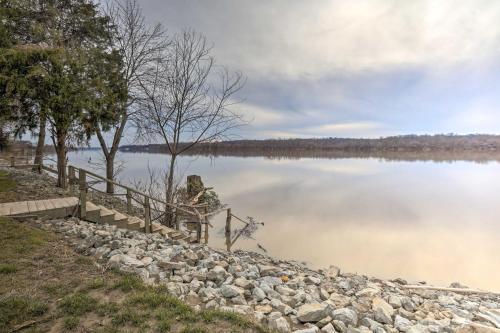 Waterfront Prospect Home-20 Mi to Louisville - image 3