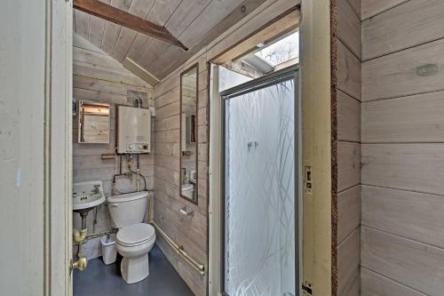 Cozy Cottage on Marthas Vineyard Less Than 1 Mi to Beaches - image 8