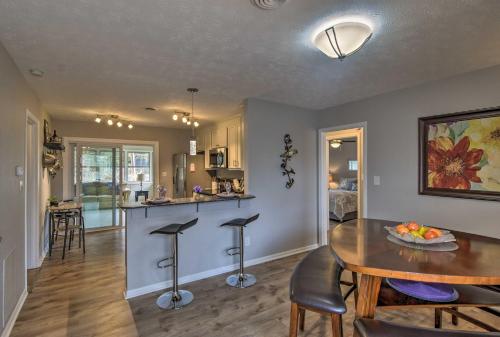 Condo w/ Sunroom, Near Downtown Hendersonville!, Hendersonville (foto 6)