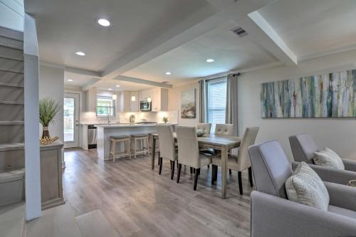 Dog-Friendly Galveston Home - Walk to Beach! in Galveston, USA
