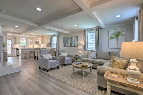 Dog-Friendly Galveston Home - Walk to Beach! in Galveston, USA