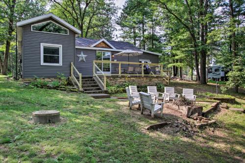 . Holcombe Lakefront Cottage Fishing and Snowmobiling