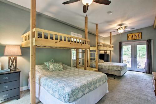 Holcombe Lakefront Cottage - Fishing and Dock! - image 3