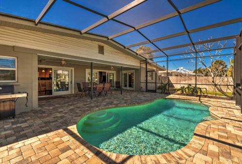 Canal-Front Siesta Key Home Heated Pool and Privacy