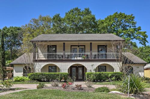 Dog-Friendly Retreat, Walk to Lake Nassau Parks! Houston