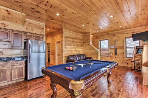 Mtn Home Base with Hot Tub 3 Mi to DTWN Gatlinburg! - image 3