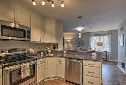 Condo w/ Sunroom, Near Downtown Hendersonville!, Hendersonville (foto 10)