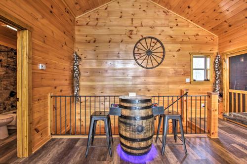 Smoky Mtn Log Cabin with Hot Tub and Panoramic Views! in Sevierville, USA