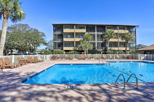 Myrtle Beach Condo with Pool - Walk to Beach!