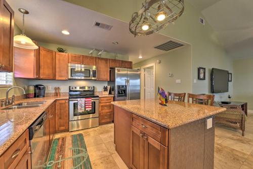 Galveston Home with Canal View quarter Mile to the Beach!