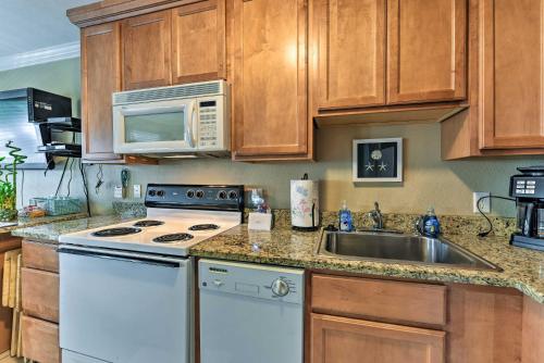 Beachfront Galveston Condo with Pool and Balcony!
