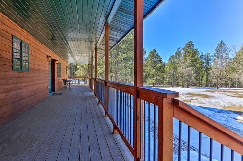 Cabin with Deck and Fire Pit, 9 Mi to Mt Rushmore!