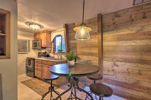 Rustic Banner Elk Getaway about 1 Mi to Sugar Mountain in Banner Elk