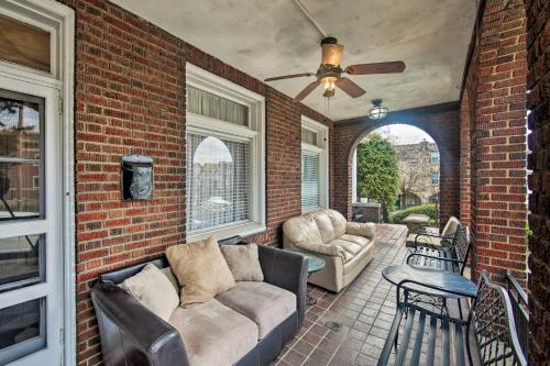 Cozy Reading Retreat with Comm Patio by The Pagoda!