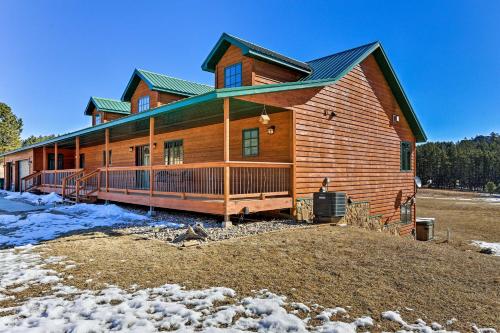 Cabin with Deck and Fire Pit, 9 Mi to Mt Rushmore!