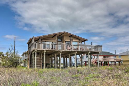 Galveston Home with Deck and Grill Steps to Beach - image 6