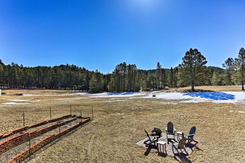 Cabin with Deck and Fire Pit, 9 Mi to Mt Rushmore!