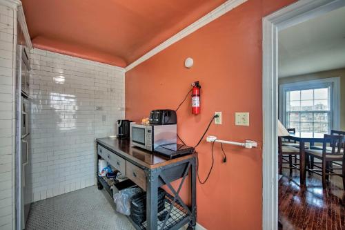 Reading Apt, Walk to Shops, Dining and City Park! in Reading, USA