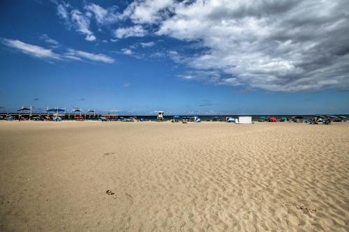 Hip Studio with Patio 1 Mi to Pompano Beach Pier - image 8