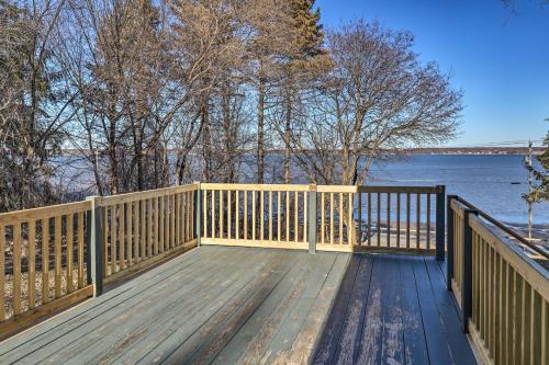 Renovated and Cozy Cottage on Cayuga Lake Wine Trail