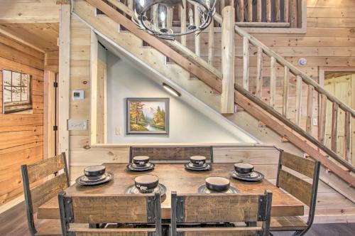 The Phoenix Cabin with Hot Tub in Gatlinburg! in Gatlinburg, USA
