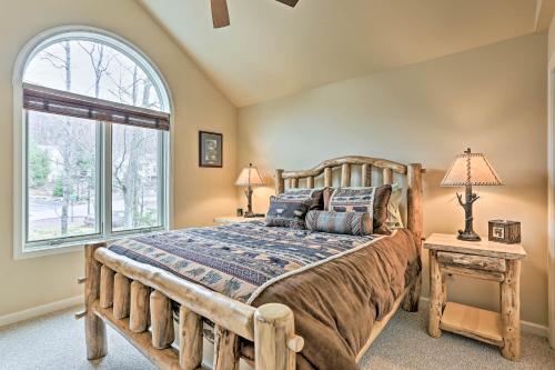 Cabin with Hot Tub Bar and Deck Less Than 1 Mi to Big Boulder - image 7