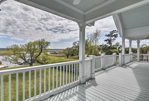 Family Waterfront Getaway with Pool and Boat Dock - image 4
