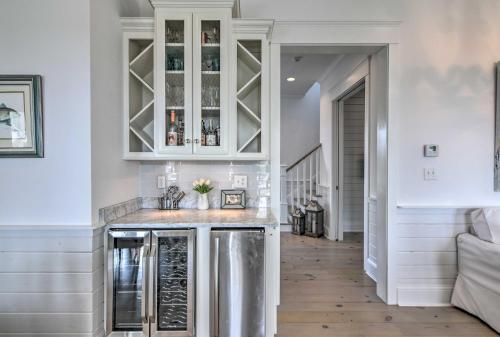 Family Waterfront Getaway with Pool and Boat Dock - image 5