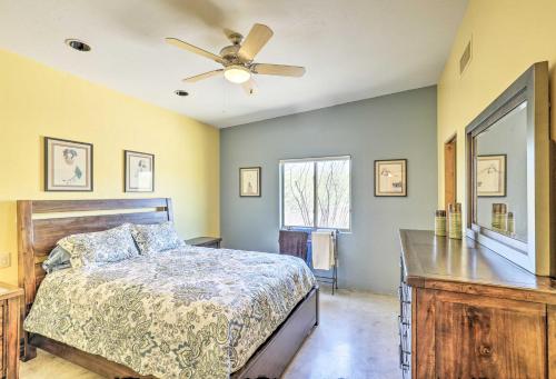 Tucson Home with Covered Patio Near Outdoor Adventure - image 5