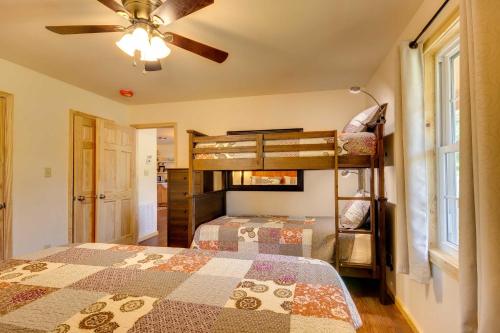 Cozy Bryson City Cabin 5 Miles to Downtown!